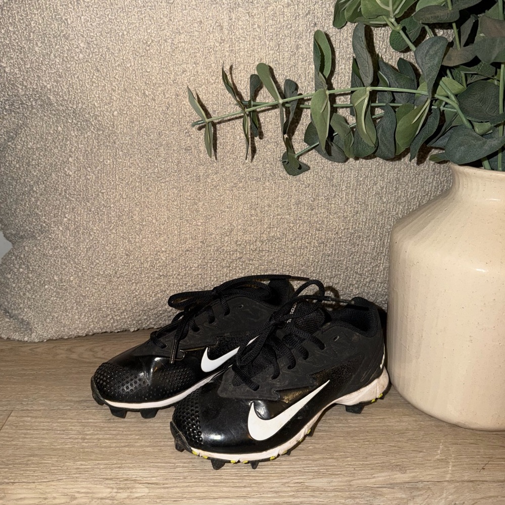 Nike Kids Black and White Sneakers